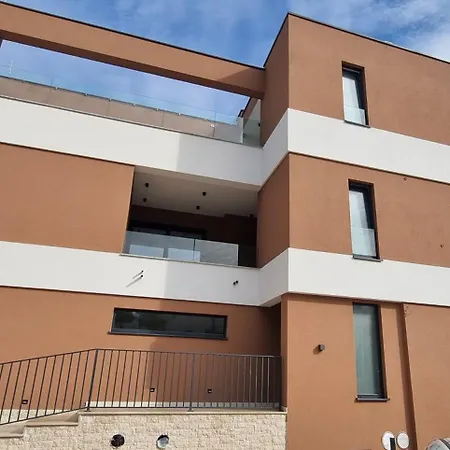 Mb11 Konukevi Rovinj